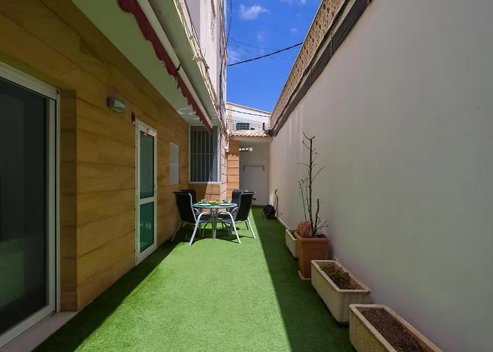 Family Ciudad Jardin דירה