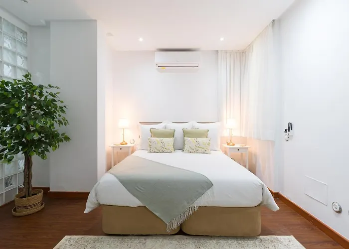 Family Ciudad Jardin דירה