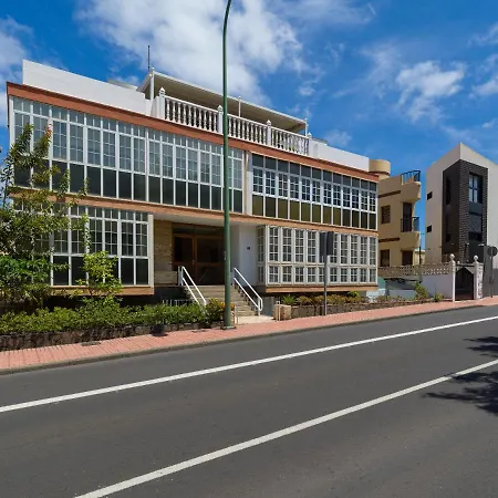 Family Ciudad Jardin Apartament