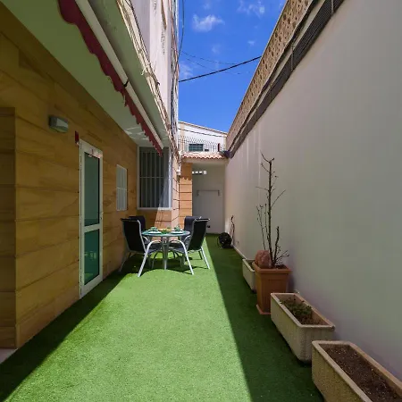 Family Ciudad Jardin Apartament