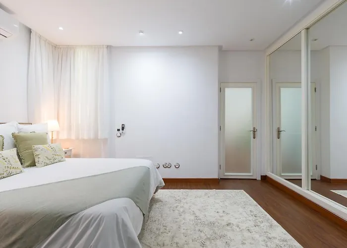 Family Ciudad Jardin Apartament